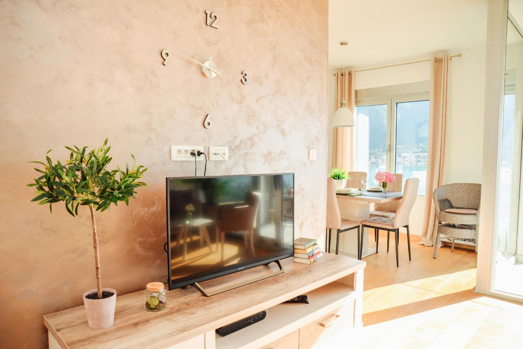 Sea View Apartment For 4 Kotor Luaran gambar