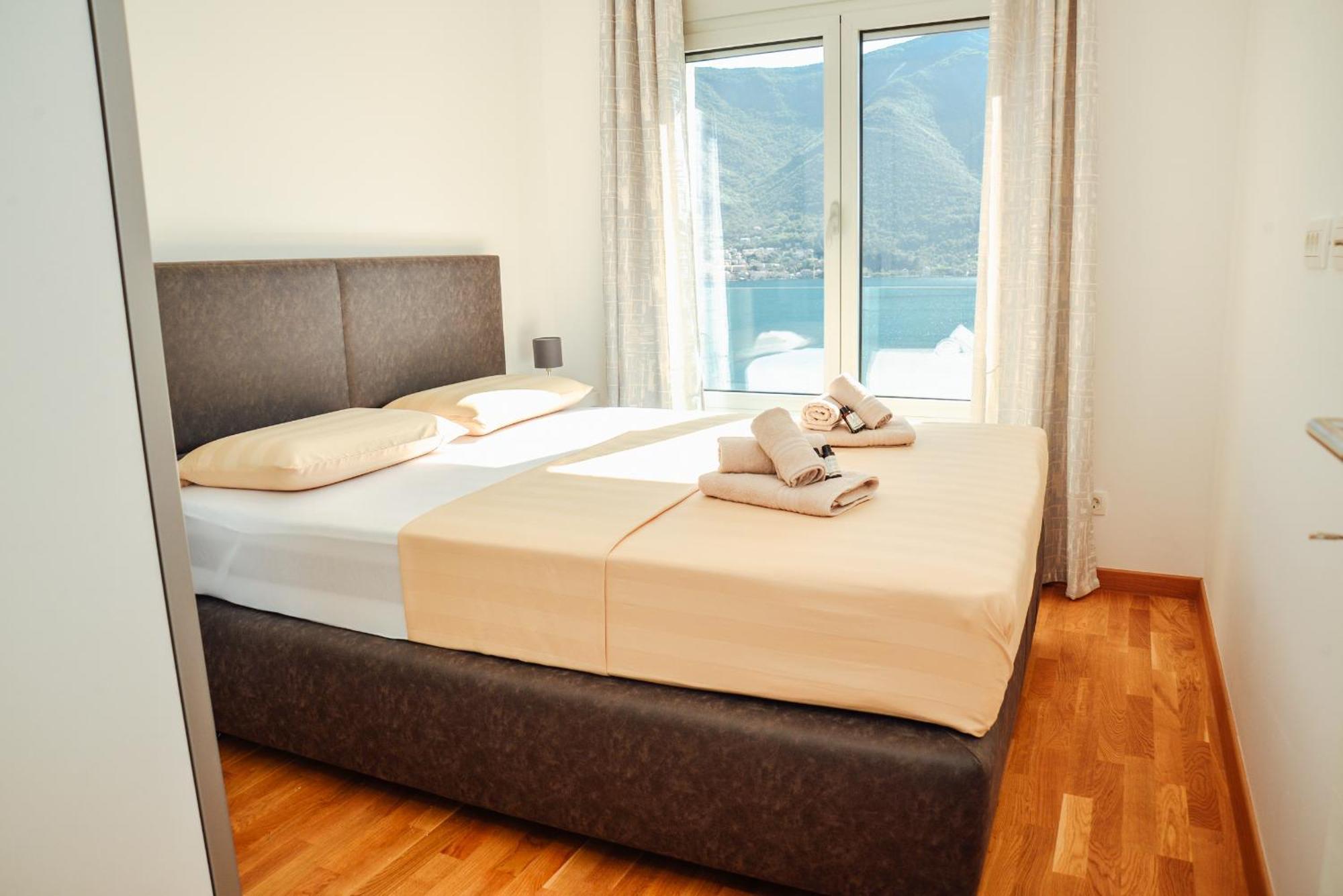 Sea View Apartment For 4 Kotor Luaran gambar