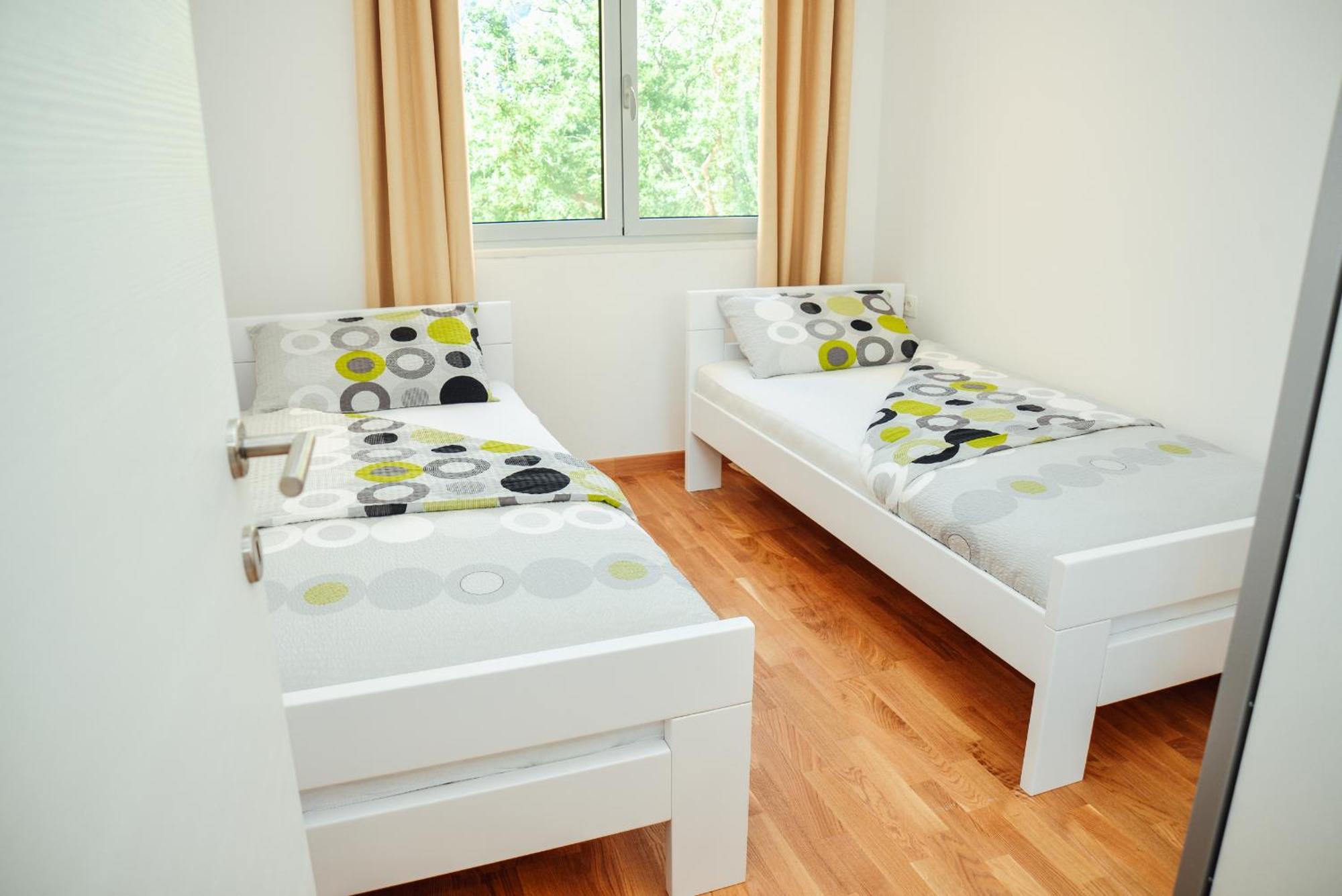 Sea View Apartment For 4 Kotor Luaran gambar