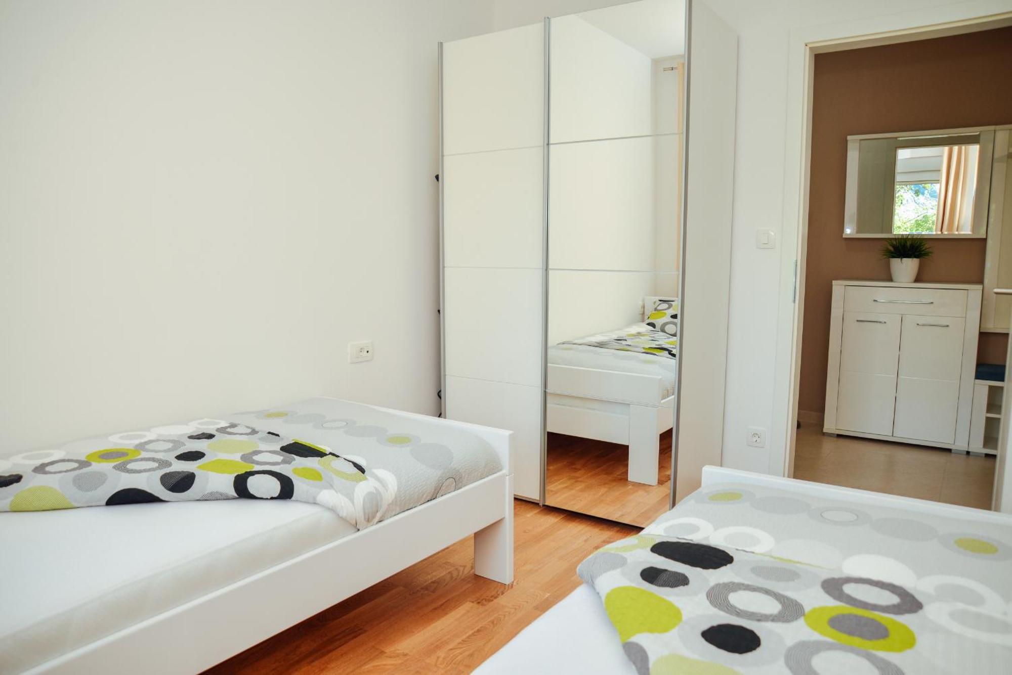 Sea View Apartment For 4 Kotor Luaran gambar