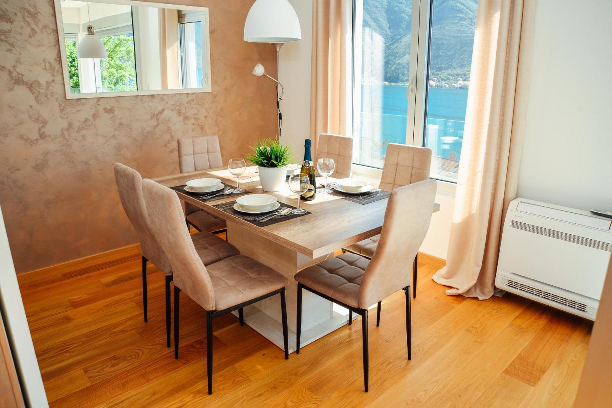 Sea View Apartment For 4 Kotor Luaran gambar