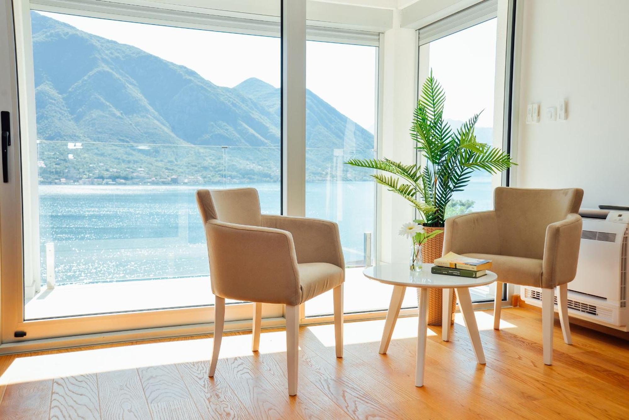 Sea View Apartment For 4 Kotor Luaran gambar